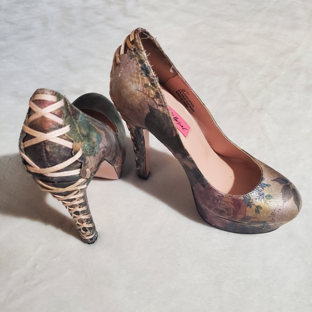 Betsey Johnson Pumps